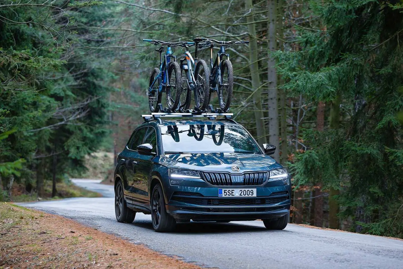 Skoda Karoq lockable bike carriers and roof rack accessories