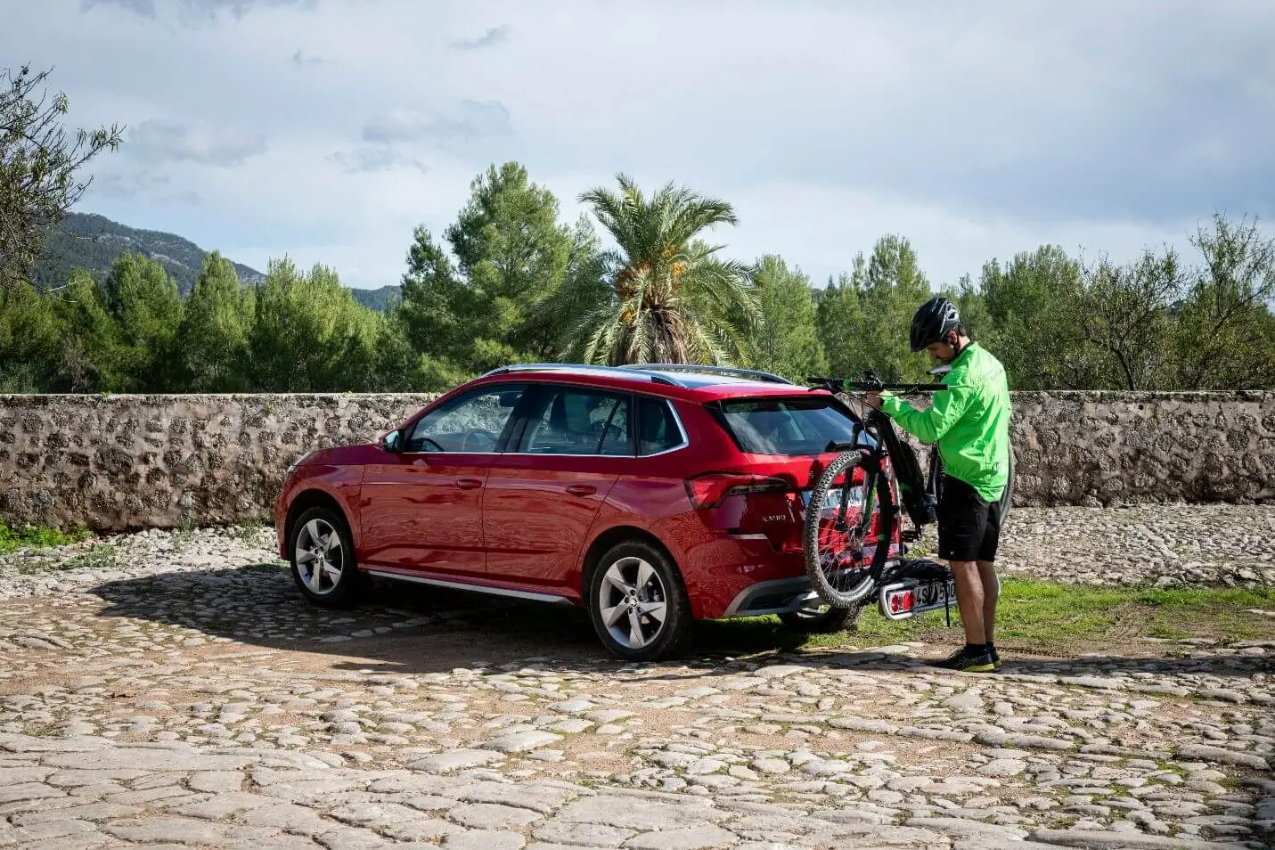 Skoda Kamiq with lockable bike carriers