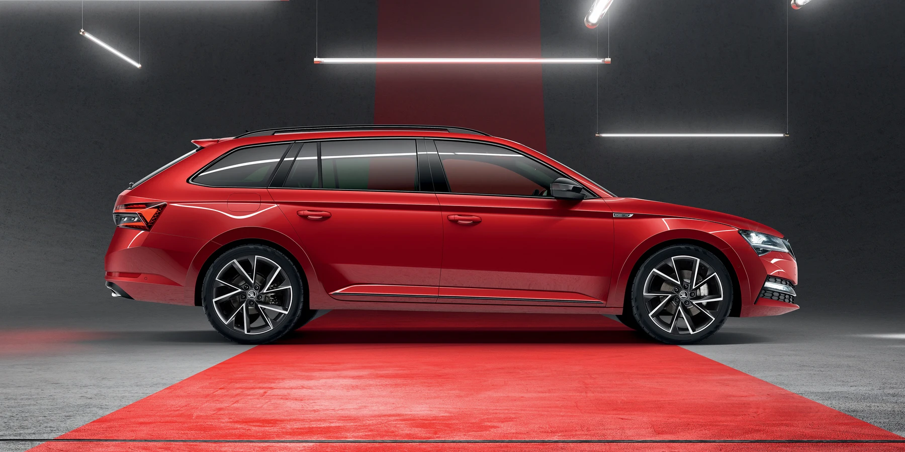 Superb Sportline Wagon Side