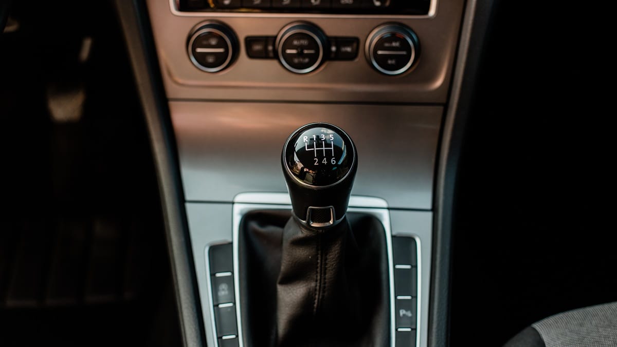 Cons of manual transmission 